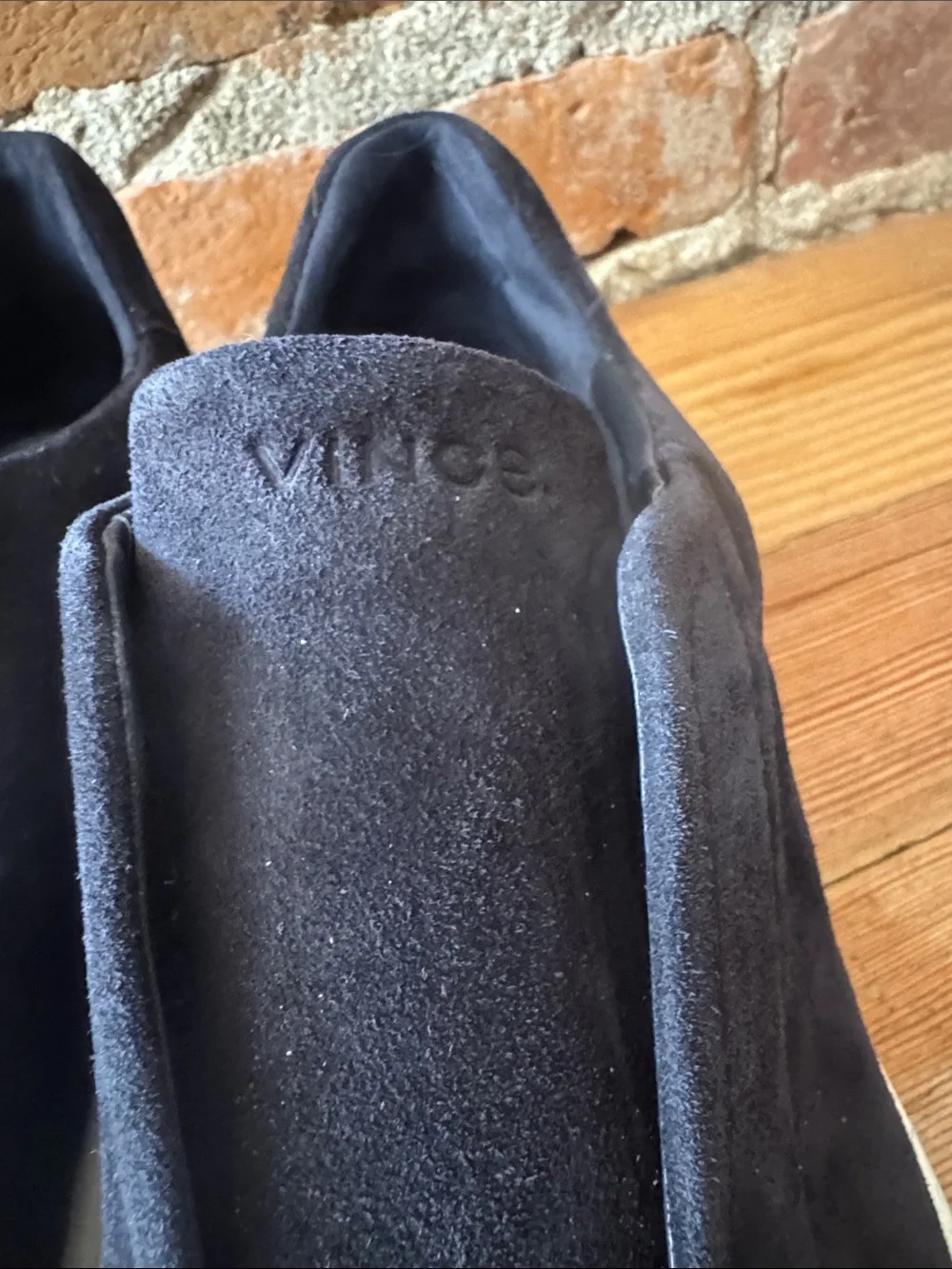 Vince Lakewood deep Navy Suede Sneakers